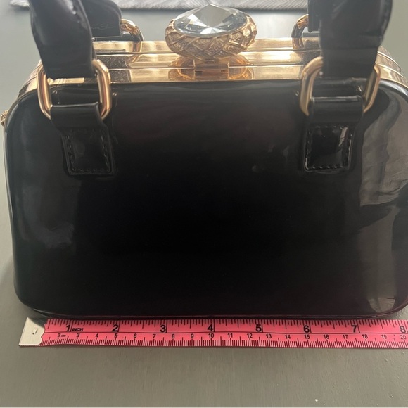 LA Terre Peta-Approved Vegan Small Lady’s Hand Bag NWT - Picture 5 of 6